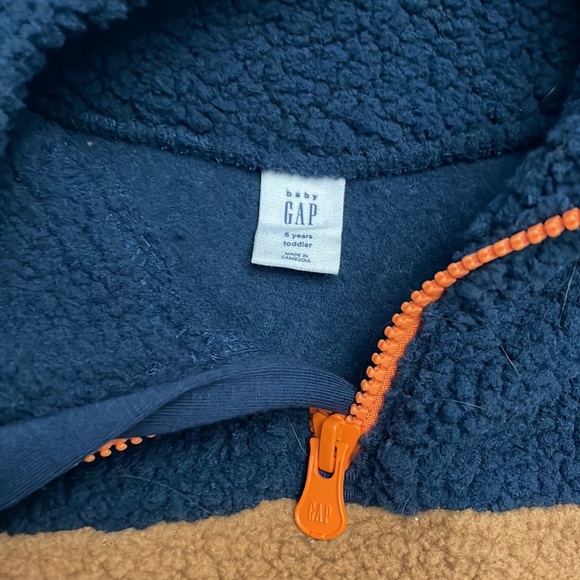 Baby Gap Sherpa half zip up size 5t - Picture 4 of 4